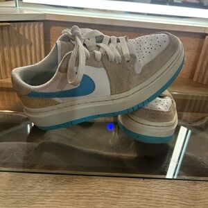 Nike elevate low size 5.5